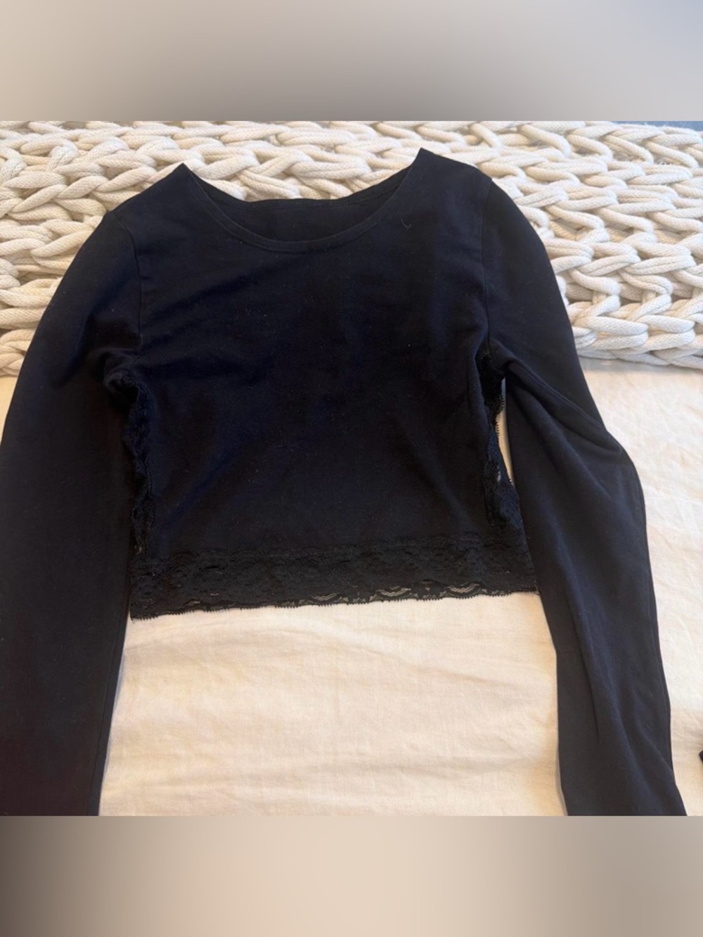 Black Lace-Hem Long Sleeve Women's Top